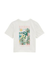 Camiseta de algodón blanca con un estampado gráfico colorido de palmeras, atardecer y el texto "RIVIERA CANNES 1982". Mangas cortas, cuello redondo.