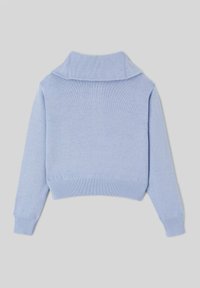 Pull court bleu clair en tricot, doté d'un large col, de poignets et d'un ourlet côtelés. Texture lisse avec des détails de design minimaux.