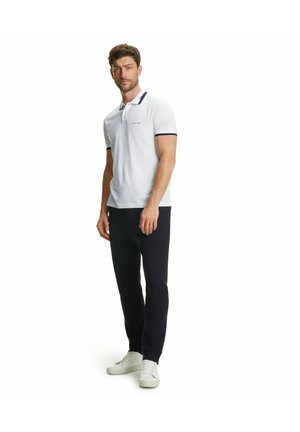 FALKE, POLO SHIRT - Polo shirt - white
