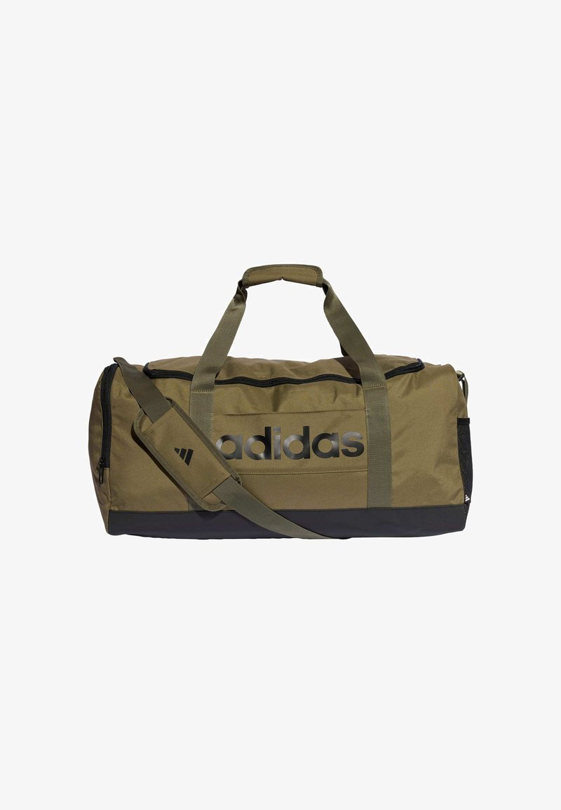 Mala de duffle verde oliva com detalhes em preto, tecido resistente, parte superior com fecho zip, duas alças e uma alça de ombro ajustável. Apresenta um grande logotipo.