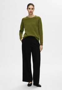 Selected Femme SLFLULU LS O-NECK B NOOS - Pulover - cardamom seed