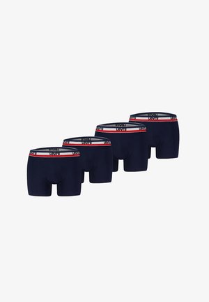 Vier marineblaue Herren Boxershorts mit einem Levi's gebrandeten Bund in Weiß, Rot und Blau, diagonal angeordnet.