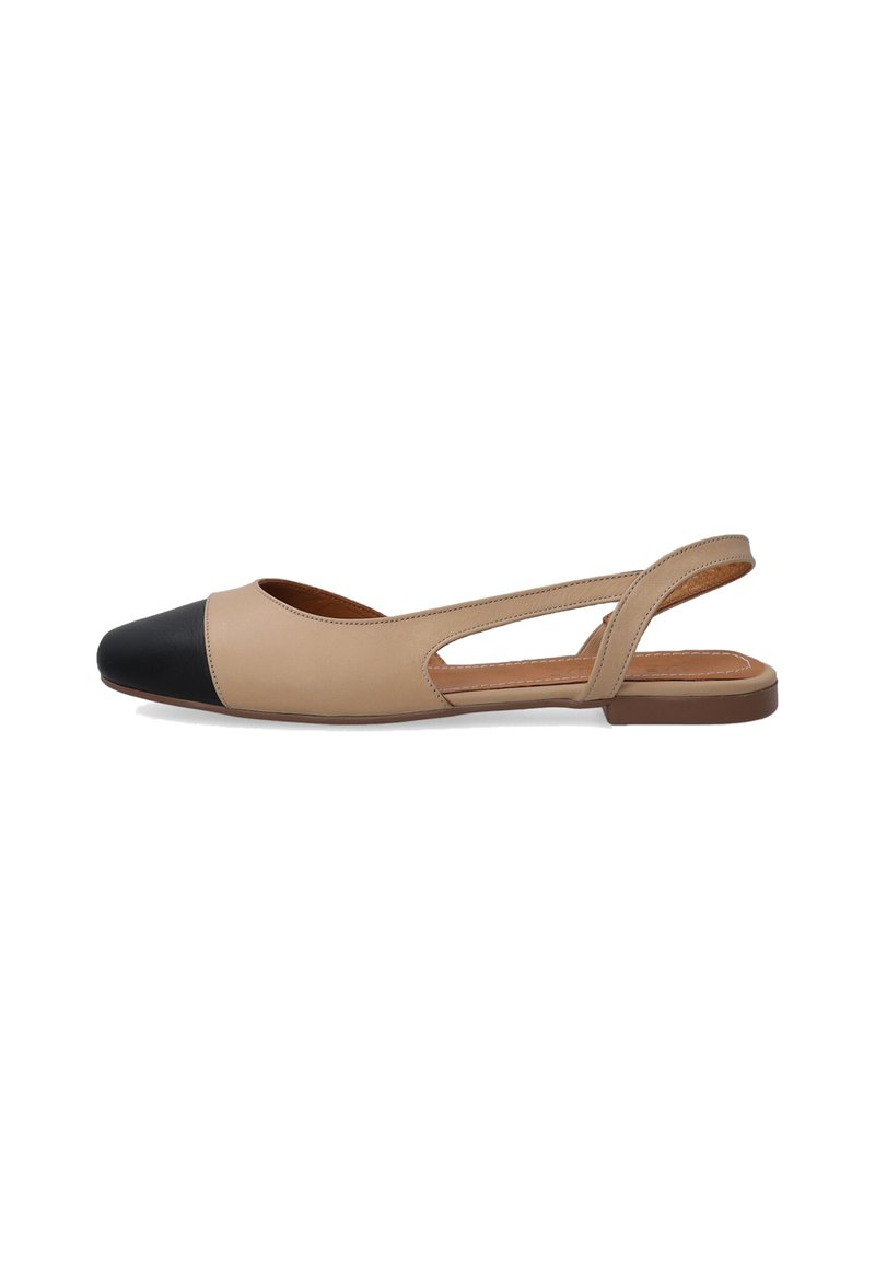 Hnědo-černé barevně blokované ploché slingback boty s špičatou špičkou, výřezem a hnědou podrážkou. Vyrobeno z hladké kůže.
