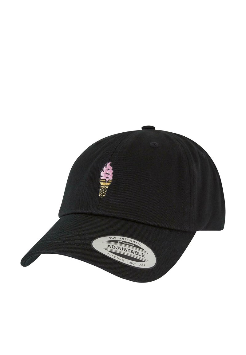 Casquette en coton noir avec une sangle ajustable, présentant une broderie de cône de glace rose et beige à l'avant. Texture lisse, visière courbée.