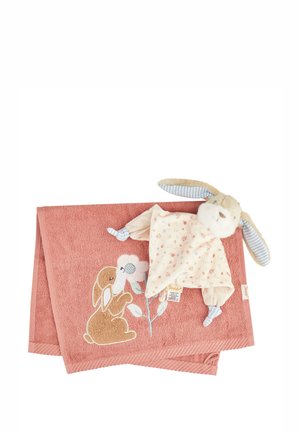 Rosa Frottee-Decke mit einem Hasen-Blumendesign und einem weichen, beigefarbenen Kuscheltier mit gemusterten Ohren, das einen Blumenprint auf dem Körper hat.