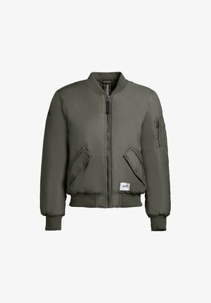 Olivgrüne Bomberjacke mit Reißverschluss, Rippstrickbündchen, Seitentaschen und einer Tasche am Ärmel; aus glattem, leichtem Material gefertigt.