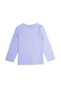 Camicia a maniche lunghe in cotone lavanda chiaro, con scollo rotondo e texture morbida. Design semplice senza ulteriori motivi o dettagli.