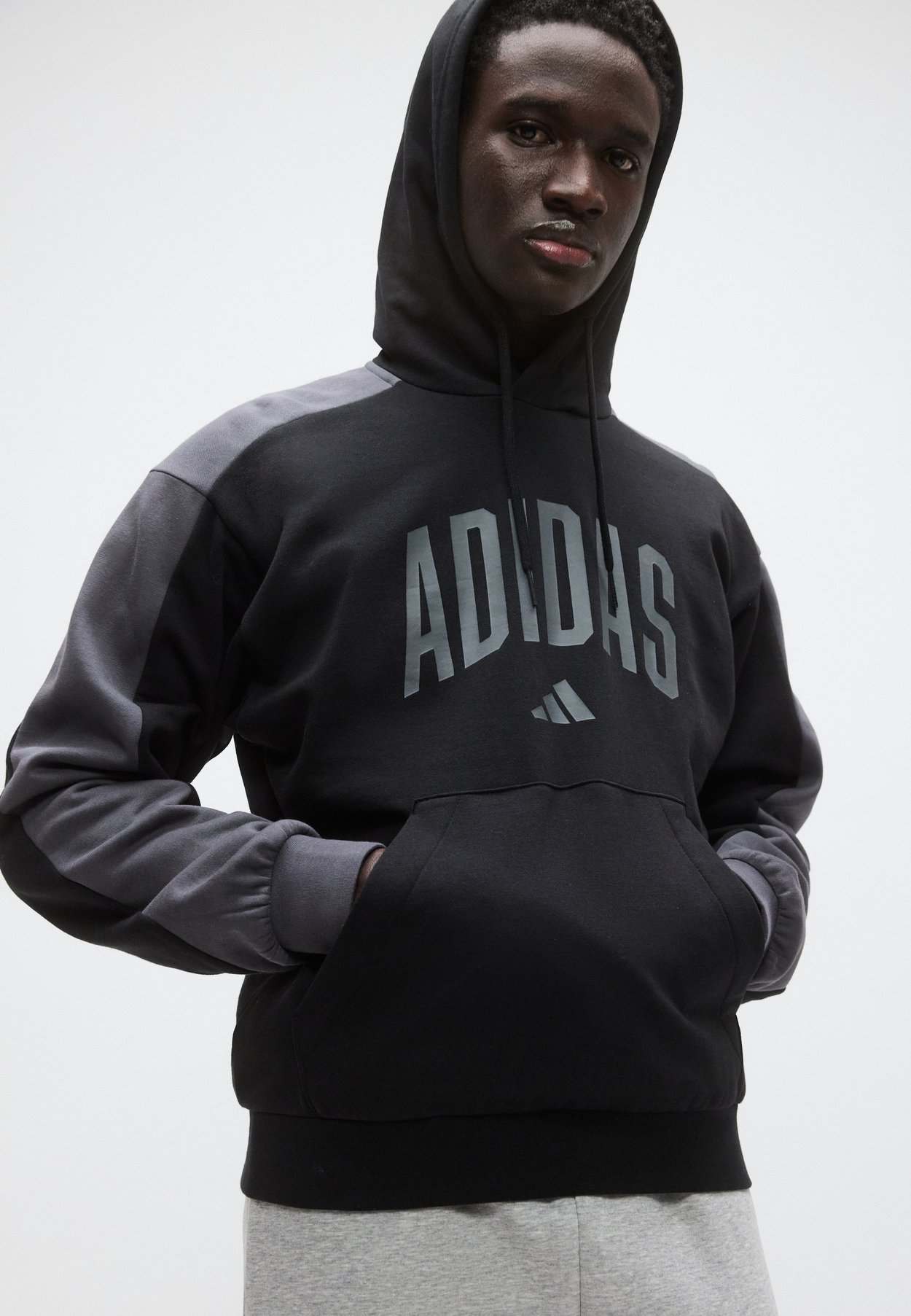 COLLEGIATE FLEECE