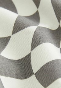 Next PULL ON - REGULAR FIT - Short - monochrome checkerboard