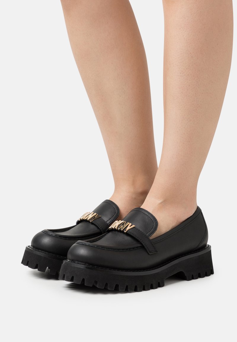 ᐅ SIOUX Braun Slipper (1-tlg), Elegante Sohle Produktbild-Vorschau 2
