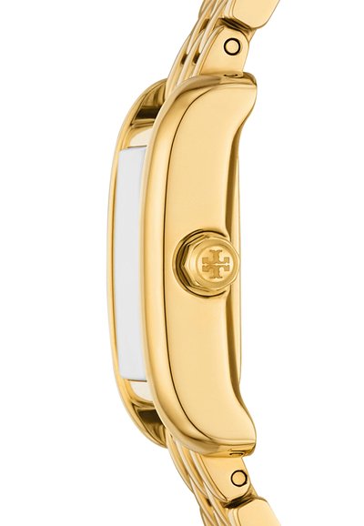 Kultakaccuri, jossa on sileä, pyöreä kuori, valkoinen näyttö ja logo kruunussa. Varustettu kudotulla metallihihnalla, jossa on kiiltävät lenkit.