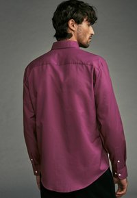 Next BUTTON DOWN OXFORD FIT - REGULAR FIT - Majica - magenta purple