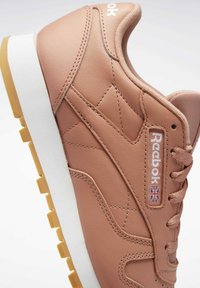 Reebok Classic Tenisky - red