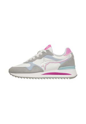 Weißer und grauer Sneaker mit blauen, pinkfarbenen und silbernen Akzenten, Schnürverschluss und strukturierter weißer Sohle.