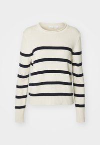 Kremowy sweter w granatowe poziome paski, z prążkowanymi mankietami i dołem, dekoltem typu crew neck oraz teksturowanym materiałem dzianinowym.