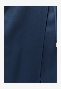 Niewybrane, deep blue