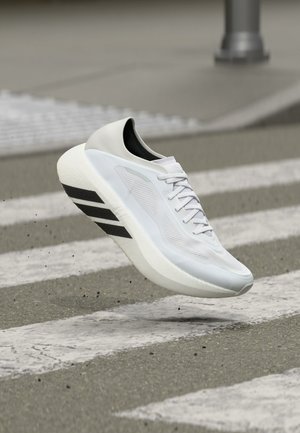 adidas Performance, HYPERBOOST RUN - Zapatillas running asfalto - footwear white/core black