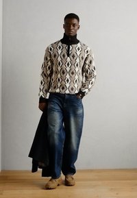 Scotch & Soda ARGYLES DROPPED SHOULDER PULLOVER - Strickpullover - eggnog
