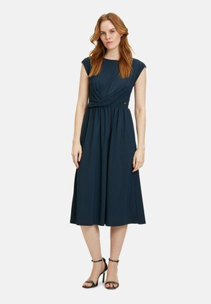 MIT RAFFUNG - Robe en jersey - navy blue