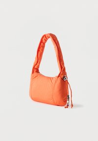 Tommy Jeans CASUAL SHOULDER - Τσάντα χειρός - orange