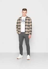 s.Oliver Chino - grey