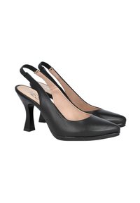 Zapatos de tacón negro de piel con diseño slingback, puntera afilada, laterales bajos y un tacón cuadrado. El interior cuenta con un forro beige suave y plantillas confortables.