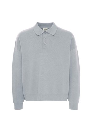 Lys grå langermet strikket polo genser med ribbestrikkede mansjetter og kant, med en tre-knapp placket og skjortekrage.