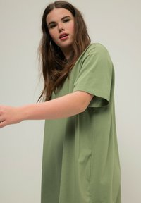 Studio Untold LONGLINE - Jednoduché tričko