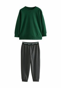 Grøn sweatshirt med lange ærmer og ribbet halsudskæring, parret med grå joggerbukser med elastisk talje og logoaccent.