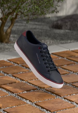 Tommy Hilfiger CORE - Sneakers - desert sky