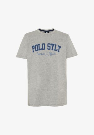 Graues Baumwoll-T-Shirt mit kurzen Ärmeln und Rundhalsausschnitt. Auf der Vorderseite befindet sich blauer Drucktext: "POLO SYLT" und "Nearside X Offside."