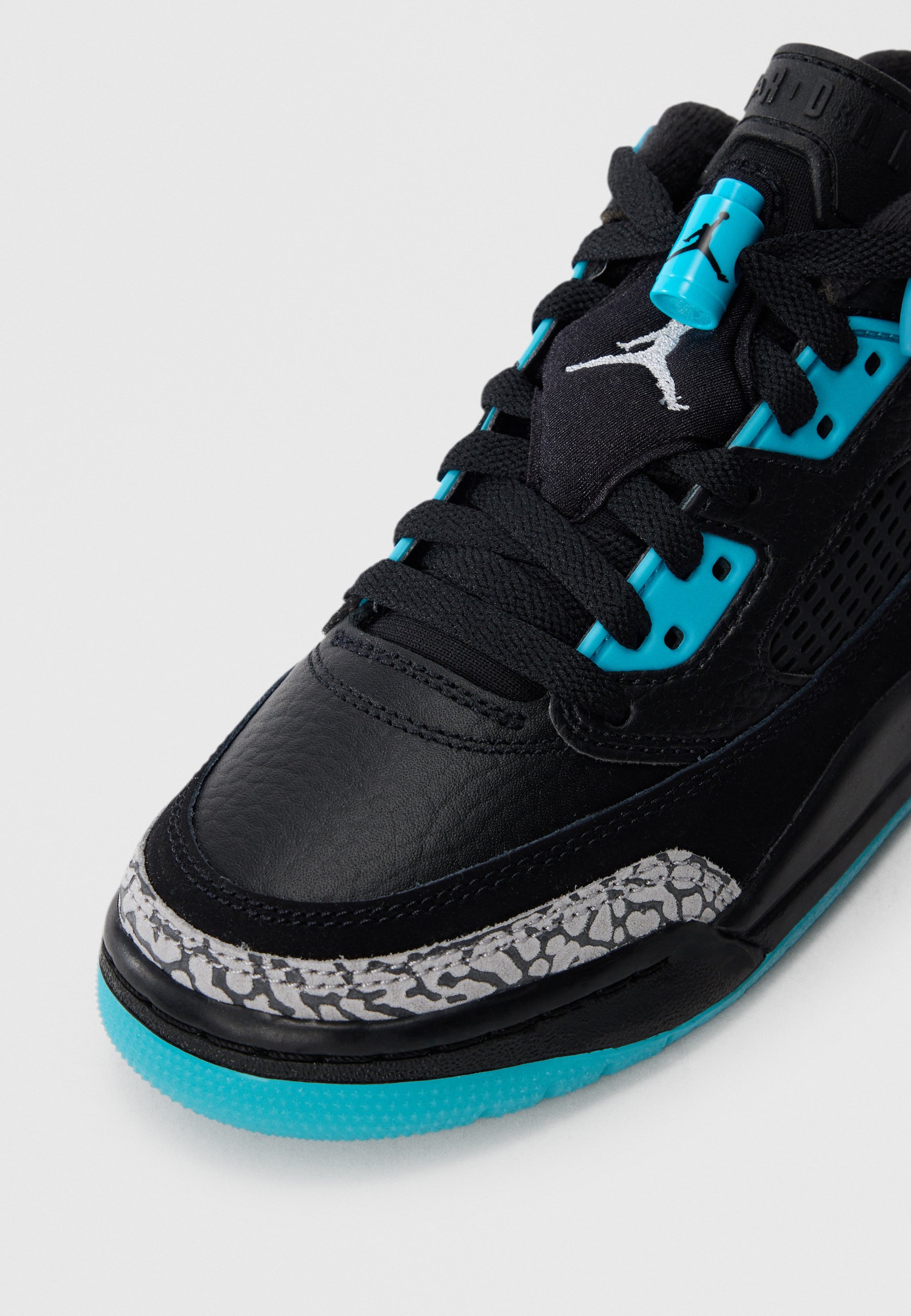jordan spizike turquoise