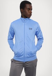EA7 Emporio Armani TRAIN CORE SUIT - Melegítő - light blu/grey