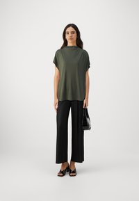 Bruuns Bazaar KATKABBGINNA BLOUSE - Marškinėliai su spaudiniu - deep depths