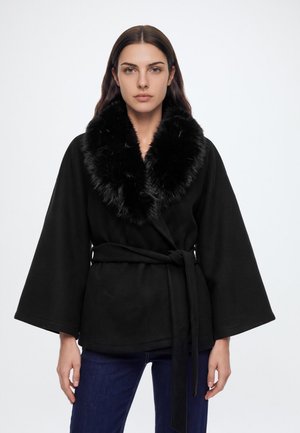 Gina Tricot, CAPE - Пелерина - black (9000)