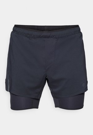 Männer Sportshorts in dunkelblau mit elastischem Bund, geschichtetem Design und inneren Kompressionsshorts. Mit einer Seitentasche und Logo.