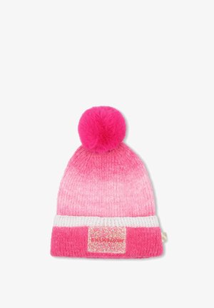 Gorro de lana rosa con un degradado de rosa claro a rosa oscuro, banda blanca sobre el dobladillo y un gran pompón rosa brillante en la parte superior.