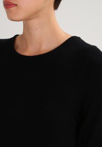 VILA VIRIL - Stickad klänning - black