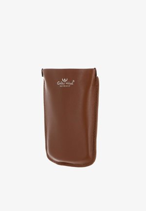 Pochette en cuir marron avec le logo "Golden Head Germany" embossé sur le devant, avec des bords cousus et une forme fine et rectangulaire.