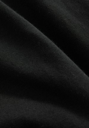 Must värviga kangas, millel on pehme ja tekstureeritud pind, millel on väike venivus ja sile langevus. Materjal näeb välja kerge ja vastupidav.