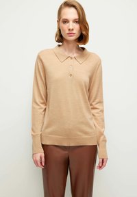 Pitkähihainen paita - camel