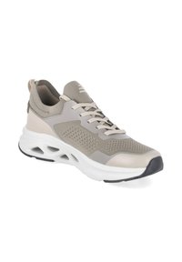 Zapatilla deportiva en beige claro y gris con parte superior de malla, suela blanca acolchada con diseño recortado y cierre de cordones.