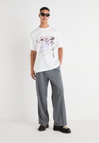 Weekday UNO LOOSE SUIT TROUSERS - Suit trousers - dark grey