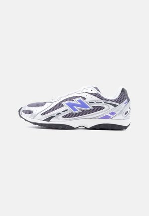 New Balance U204L UNISEX - Trainers - silver-coloured metallic/electric indigo