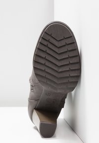 TOM TAILOR Biker-/cowboynilkkurit - grey