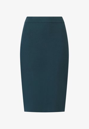 Falda de lápiz en azul verdoso oscuro, hasta la rodilla, hecha de una tela suave. Presenta una cinturilla ajustada y no tiene patrones ni adornos visibles.