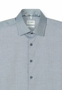 Button-up shirt in light gray with a textured pattern. Features a classic collar, dark buttons, and a contrasting inner neck design. Size 40.