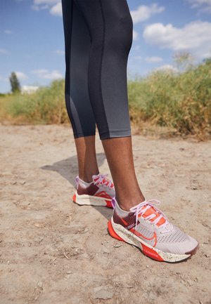 Trail hardloopschoenen - taupe