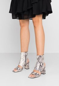 Topshop High heeled sandals - beige