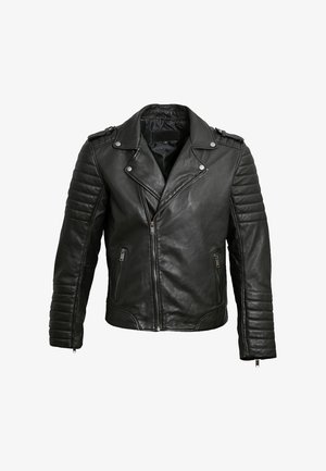 Giacca in pelle nera con zip diagonale, spalle imbottite e dettagli a coste sulle maniche. Inclusi due taschini laterali con zip.